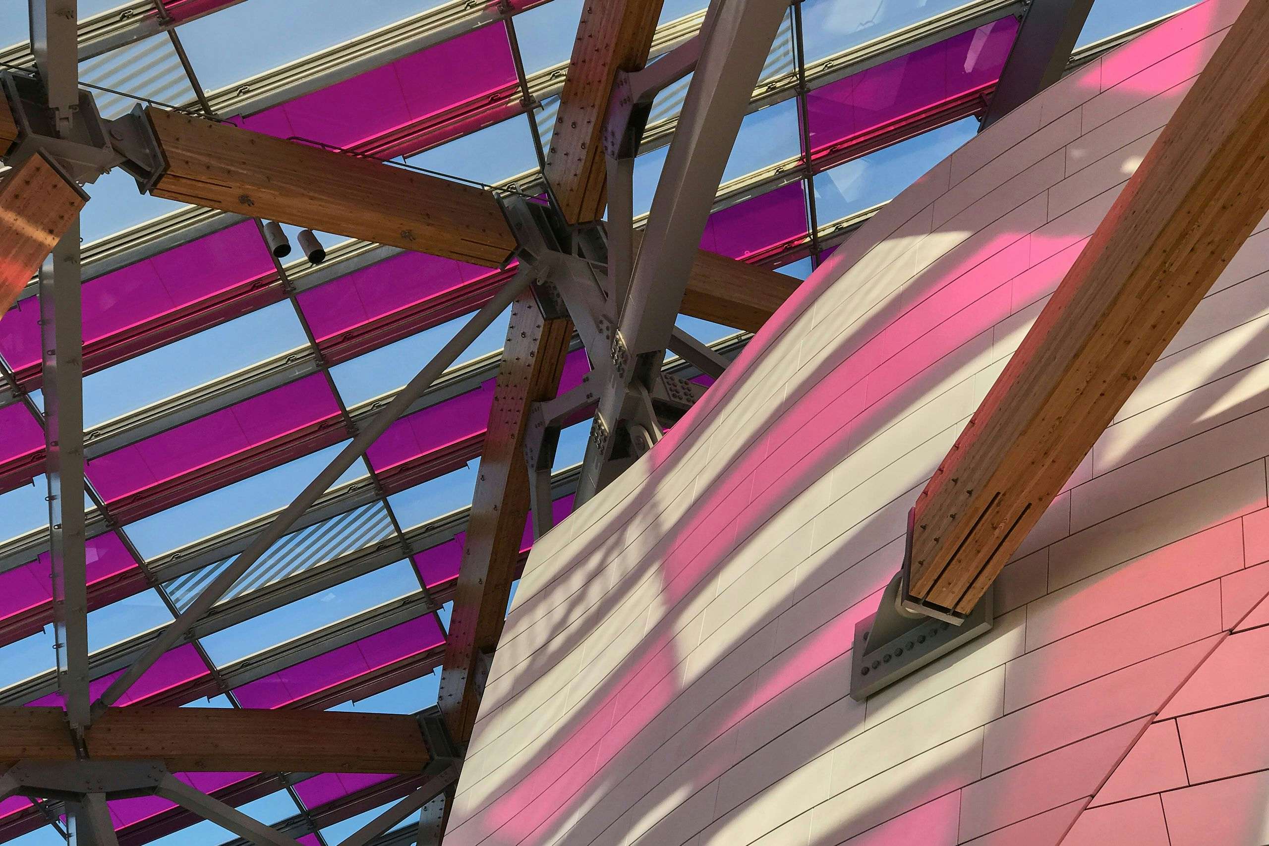 Louis Vuitton foundation glass roof detail. Photography: Xavier Wendling